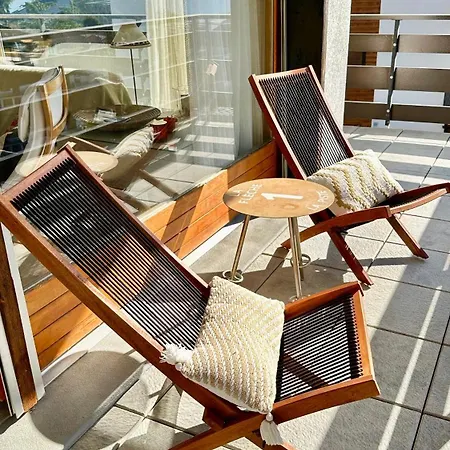 アパート Lumineux & ナンダ